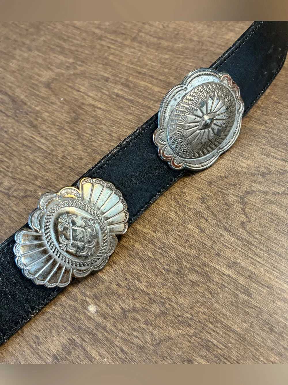 JUSTIN 514BK Western Black and Black Leather Concho Belt, Buckle & Tip 32 (1992)